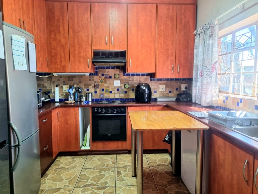 3 Bedroom Property for Sale in Heuwelsig Northern Cape